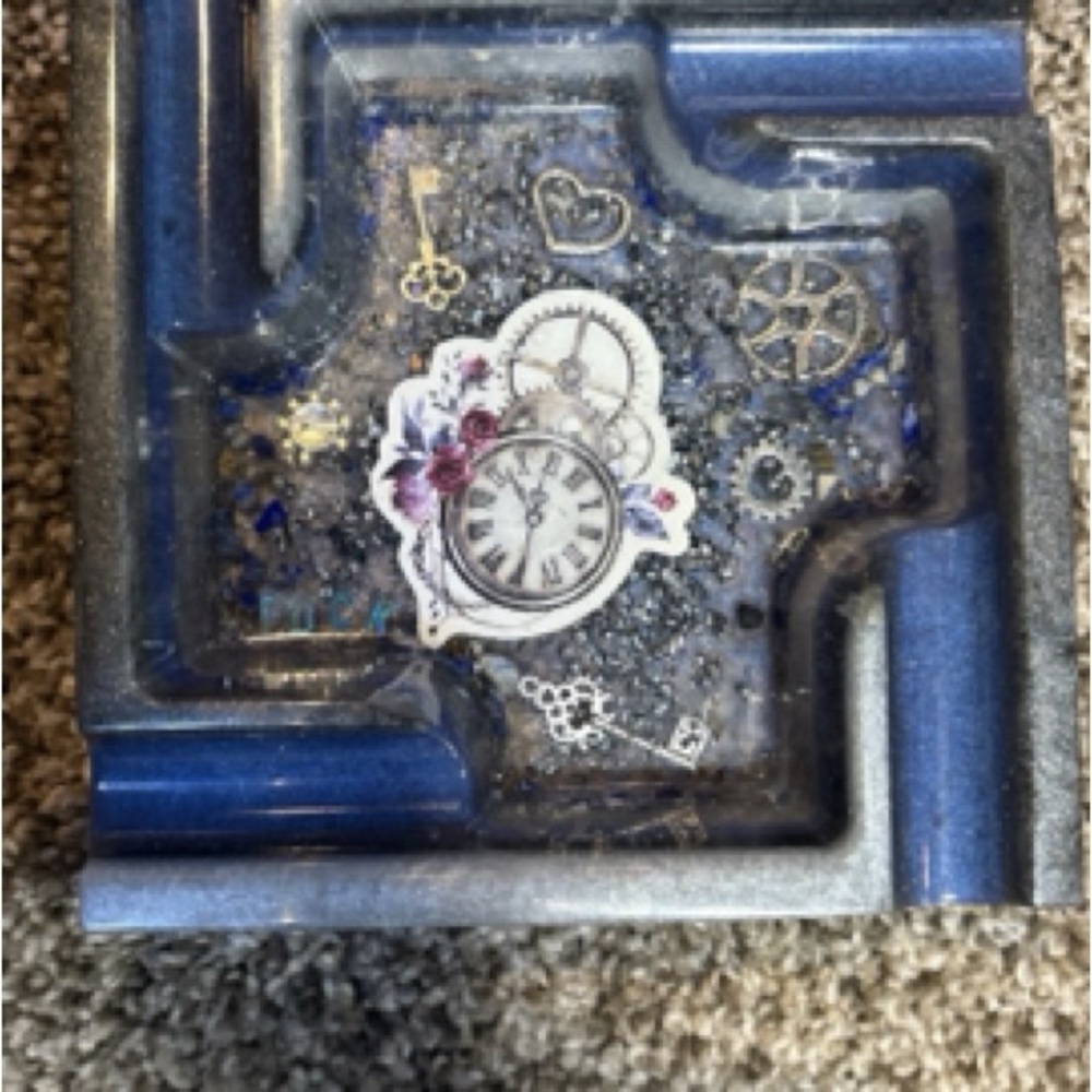 Homemade resin ashtray